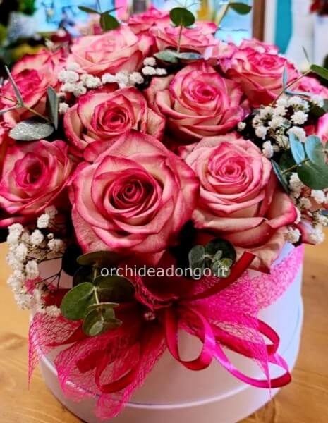 Flower box con rose..colore a scelta. Box diam. 20